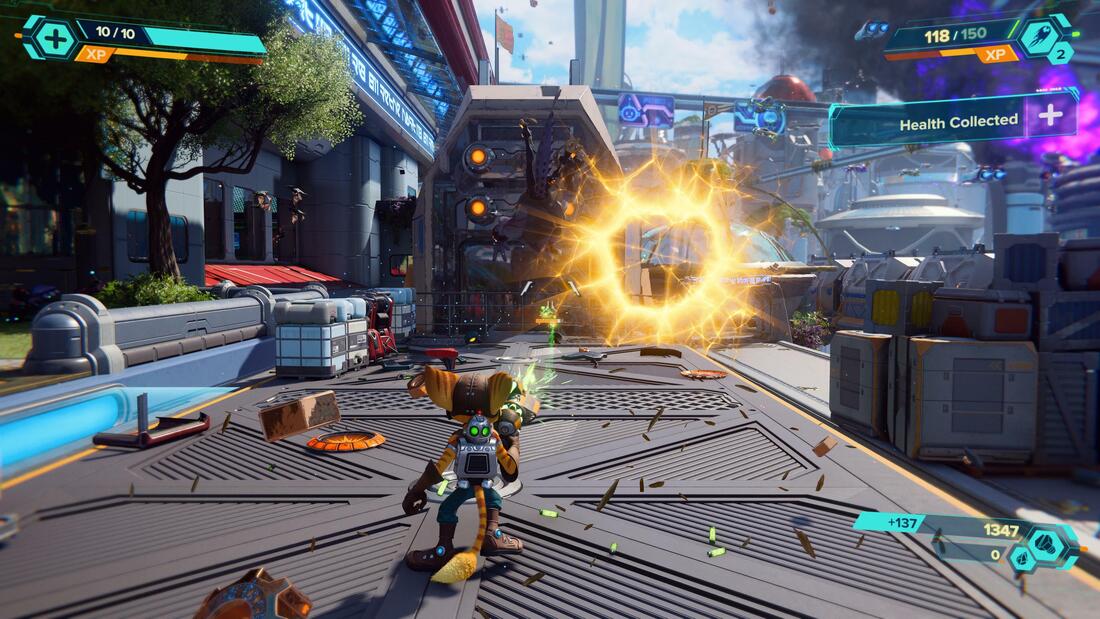 Ratchet and Clank with gun